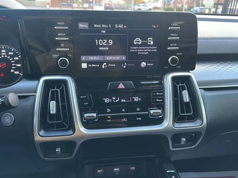 Used 2021 Kia Sorento S w/ Panoramic Sunroof Package image 11