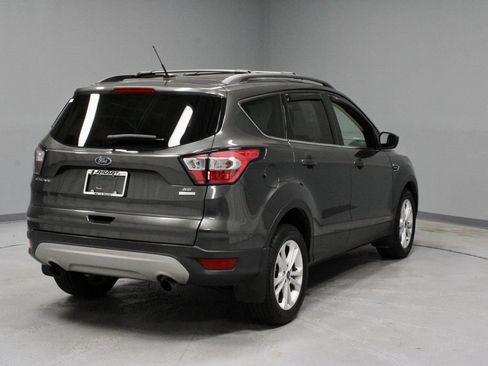 Used 2018 Ford Escape SE w/ Ford Safe & Smart Package FWD image 11