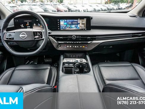 Used 2025 Nissan Murano SV AWD/4WD image 25