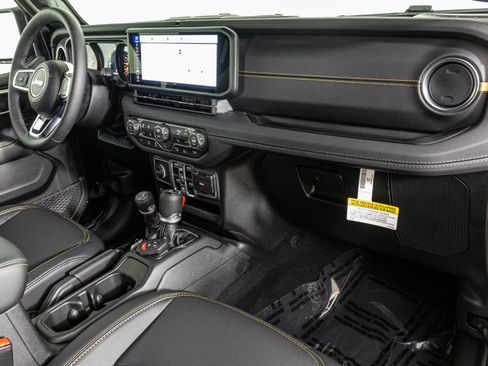 New 2026 Jeep Wrangler Unlimited Sahara AWD/4WD image 40