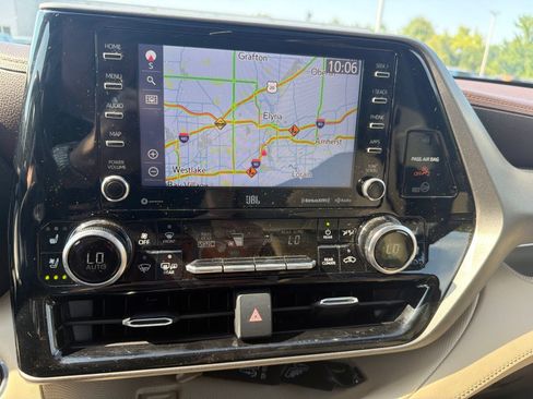 Used 2020 Toyota Highlander Limited AWD/4WD image 20