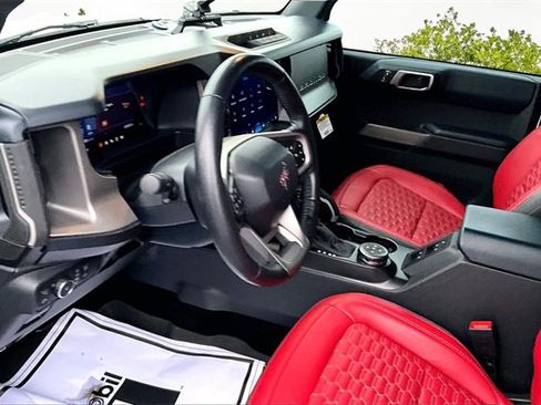 Used 2022 Ford Bronco Outer Banks image 10