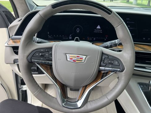 Used 2024 Cadillac Escalade Premium Luxury Platinum w/ LPO, Floor Liner Package AWD/4WD image 16