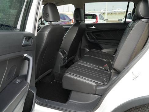 Used 2024 Volkswagen Tiguan SE image 18