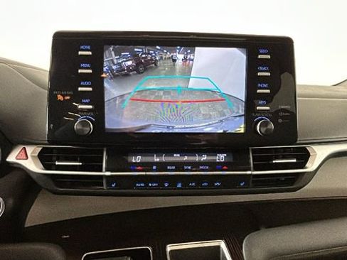 Used 2021 Toyota Sienna XLE FWD image 23