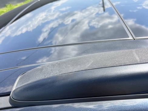 Used 2023 Chrysler Pacifica Limited FWD image 4