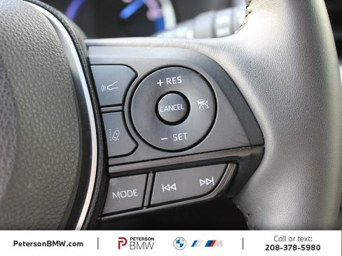 Used 2023 Toyota RAV4 XLE Premium image 21