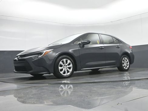 Used 2023 Toyota Corolla LE FWD image 52