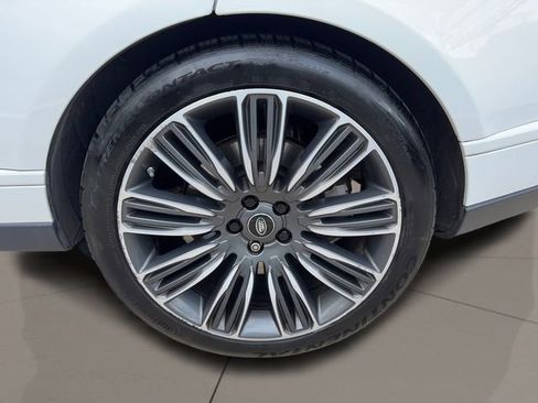 Used 2020 Land Rover Range Rover HSE image 6