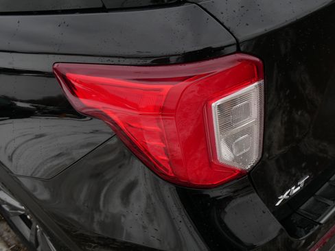 Used 2023 Ford Explorer XLT w/ Equipment Group 202A image 28