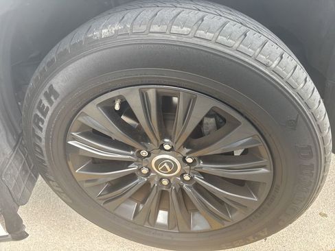 Used 2023 Lexus GX 460 Luxury w/ Sport Design Package AWD/4WD image 3