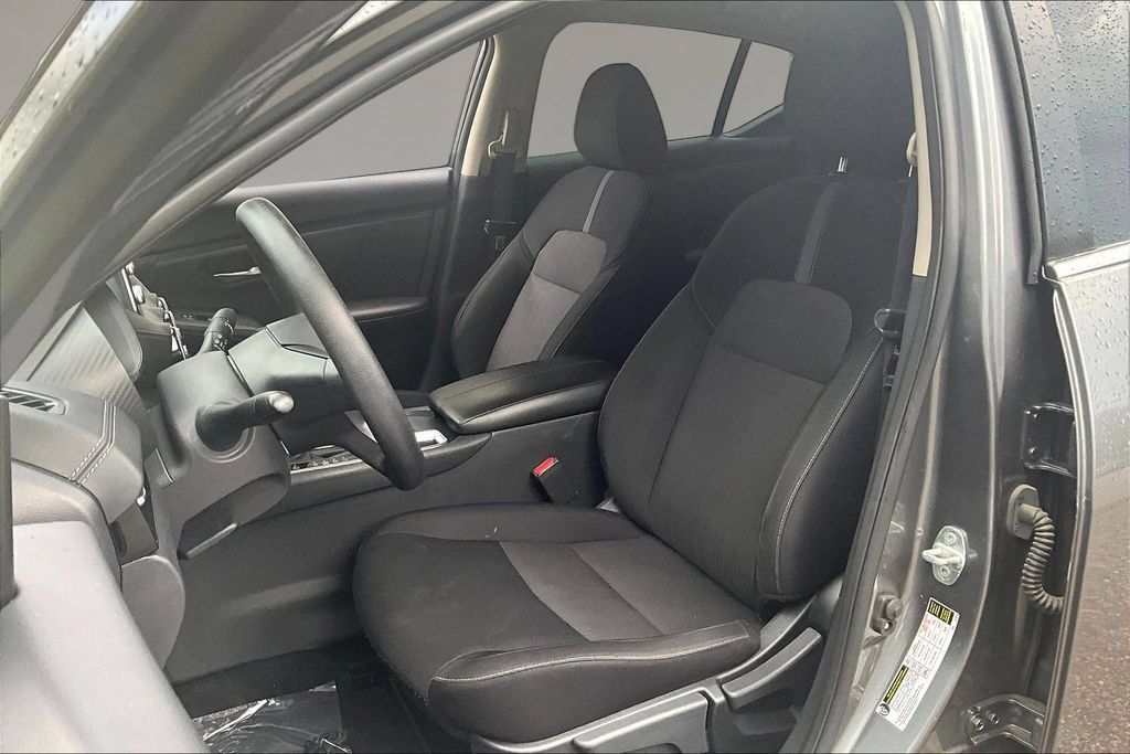 Used 2025 Nissan Sentra SV FWD image 19