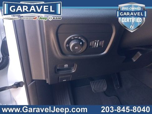 Used 2025 Jeep Grand Cherokee Limited image 25