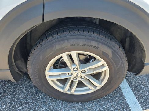 Used 2023 Ford Explorer XLT w/ Equipment Group 202A RWD image 30