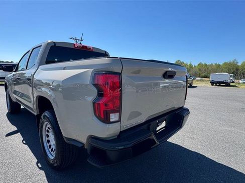 Used 2024 Chevrolet Colorado W/T image 16