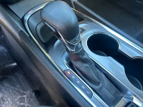 Used 2022 Chevrolet Malibu LT image 25