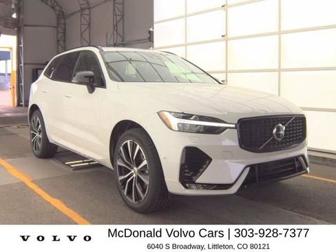 Used 2025 Volvo XC60 B5 Plus AWD/4WD image 4
