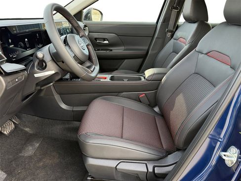 New 2026 Nissan Kicks SR w/ Cold Weather Package image 9