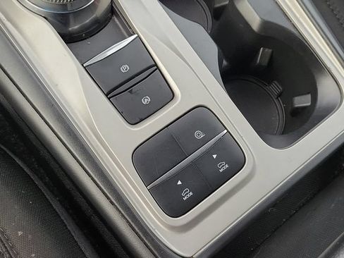 Used 2022 Ford Explorer XLT RWD image 25