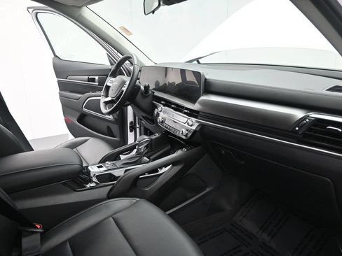 Certified 2024 Kia Telluride S w/ S Sunroof Package AWD/4WD image 22