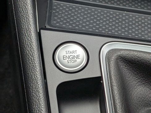 Used 2025 Volkswagen Jetta SE w/ Sunroof Package FWD image 33