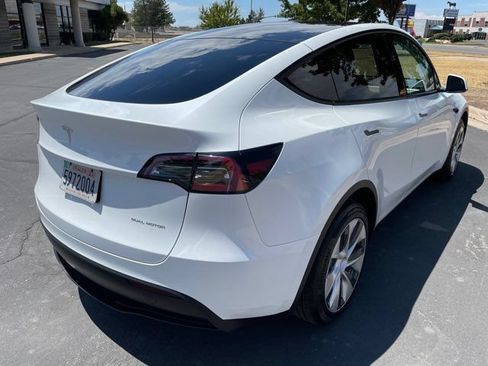 Used 2023 Tesla Model Y Long Range AWD/4WD image 30