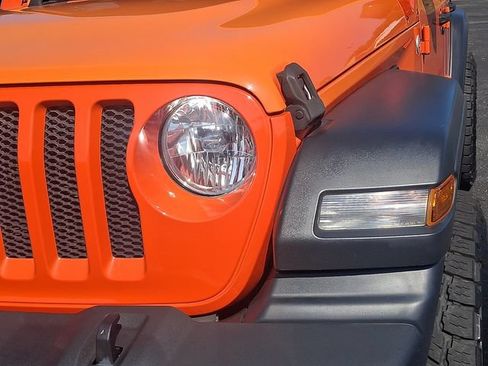 Used 2018 Jeep Wrangler Unlimited Sport S AWD/4WD image 9