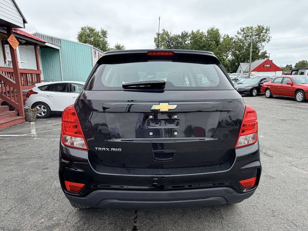 Used 2018 Chevrolet Trax LS AWD/4WD image 4