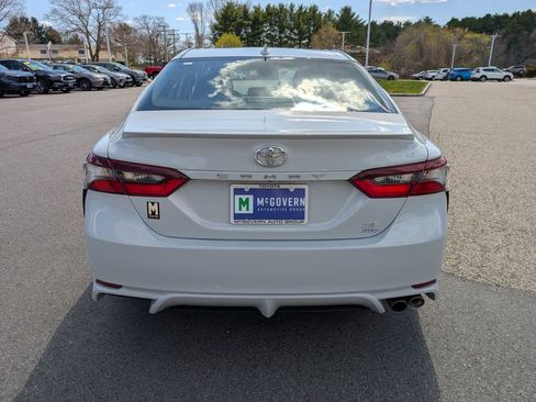 Used 2023 Toyota Camry SE w/ Cold Weather Package AWD/4WD image 4