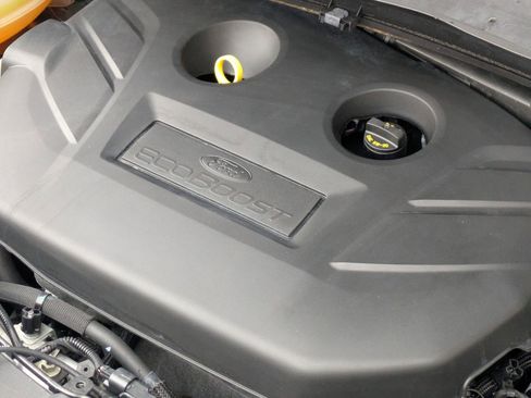 Used 2018 Ford Escape Titanium w/ Ford Safe & Smart Package FWD image 24