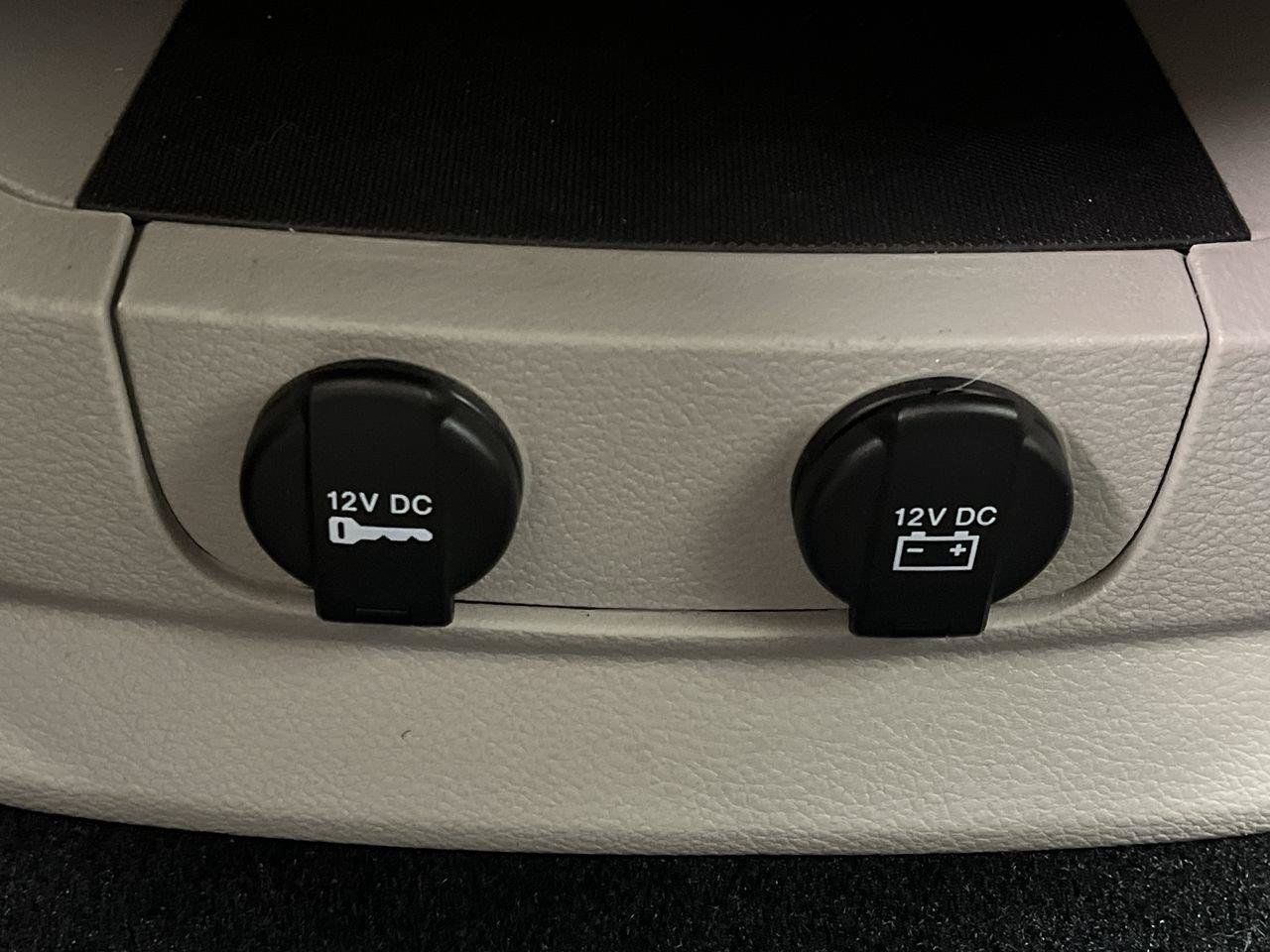 Used 2015 Chrysler Town & Country Touring-L w/ Driver Convenience Group FWD image 22