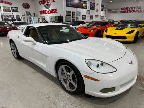 Used 2007 Chevrolet Corvette Coupe w/ Preferred Equipment Group RWD image 29