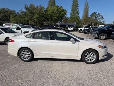 Used 2015 Ford Fusion SE w/ Equipment Group 202A image 4