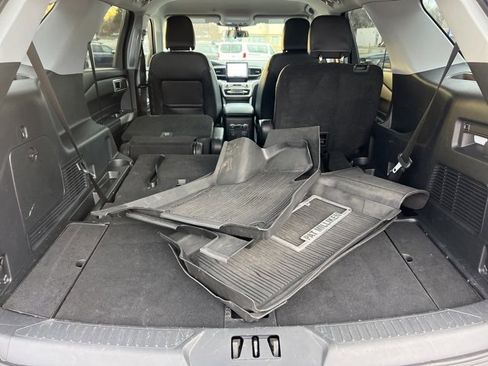 Certified 2022 Ford Explorer XLT w/ Equipment Group 202A image 22