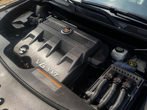 Used 2015 Cadillac SRX Luxury image 16