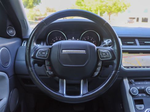 Used 2017 Land Rover Range Rover Evoque HSE image 27