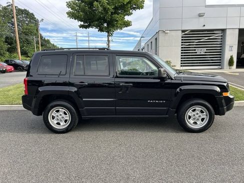 Used 2017 Jeep Patriot Sport AWD/4WD image 9