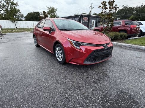 Used 2021 Toyota Corolla LE FWD image 1