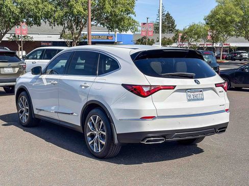 Used 2022 Acura MDX SH-AWD w/ Technology Package image 2