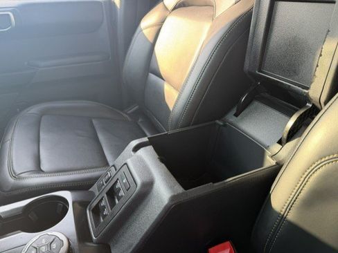 Used 2025 Ford Bronco Badlands AWD/4WD image 24