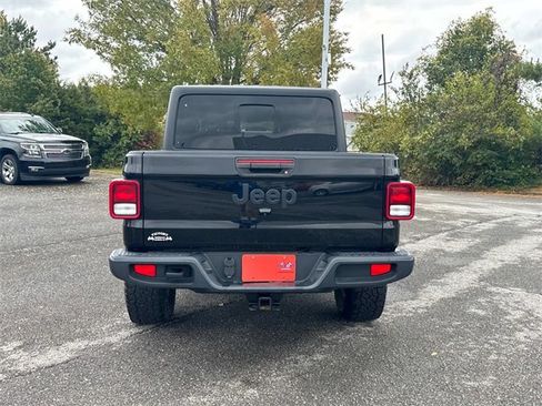 Used 2022 Jeep Gladiator Sport image 6