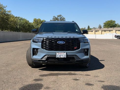 Certified 2025 Ford Explorer ST AWD/4WD image 12