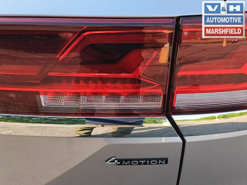 Used 2025 Volkswagen Atlas SE AWD/4WD image 33