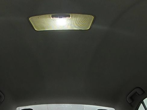 Used 2021 Toyota Camry SE FWD image 17