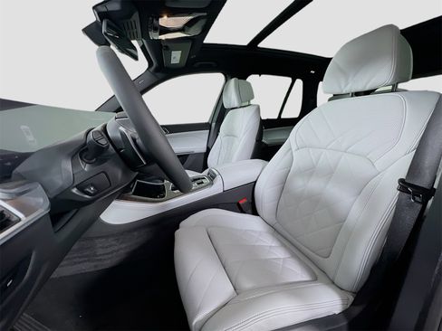 New 2026 BMW X5 xDrive40i w/ Climate Comfort Package image 12