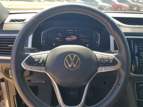 Used 2023 Volkswagen Atlas SE image 15