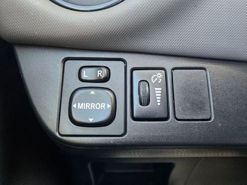 Used 2016 Toyota Yaris SE image 26