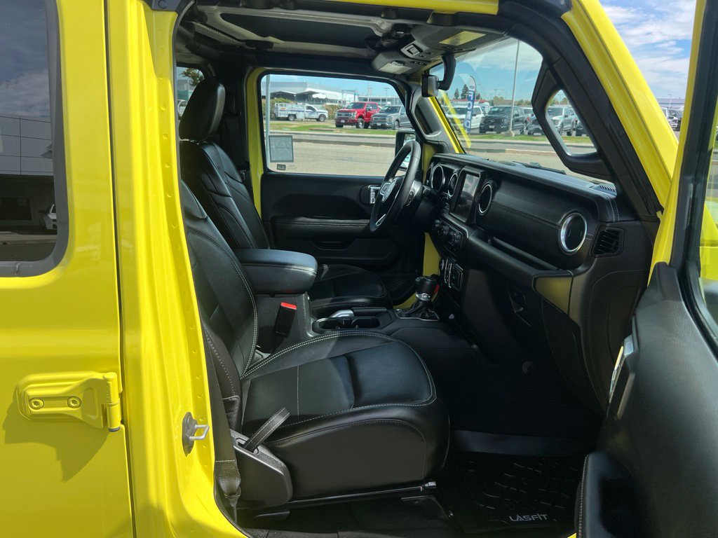Used 2023 Jeep Wrangler Unlimited Sahara AWD/4WD image 37