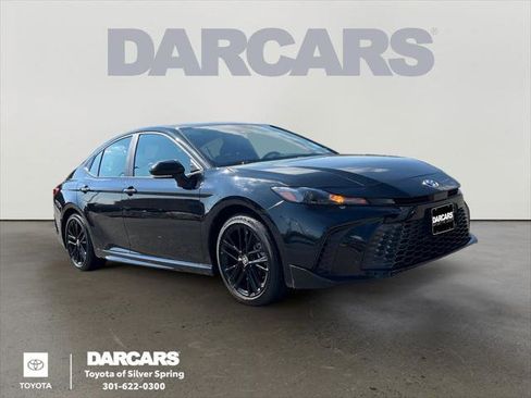 Certified 2025 Toyota Camry SE image 1