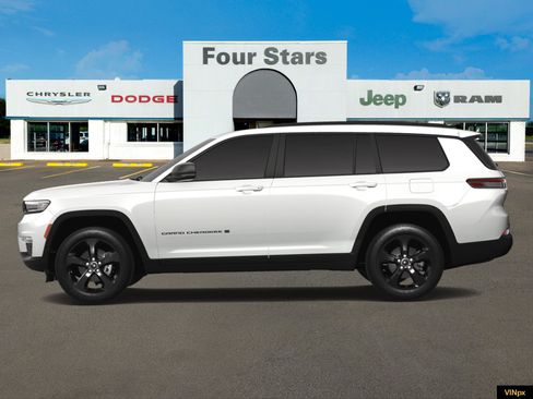 New 2025 Jeep Grand Cherokee L Limited w/ Black Appearance Package image 3